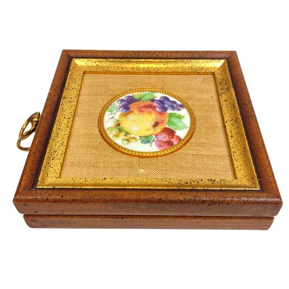 Vintage Pair B&S Creations NY Framed Wall Art Porcelain Cameos Gold Gilt 1940’s - Picture 5 of 10